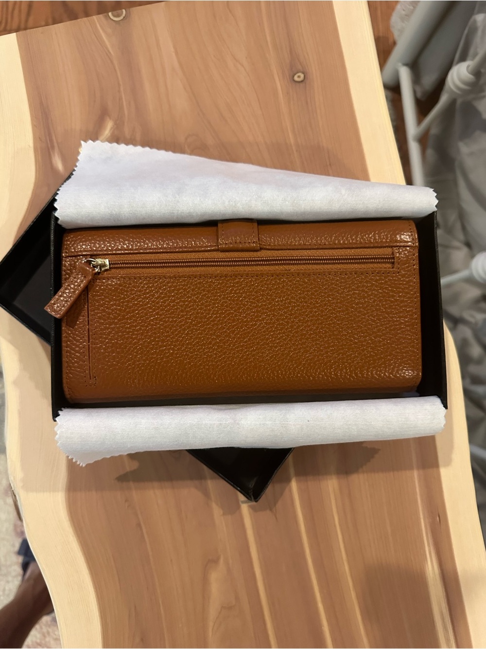New in Box - Classic Pebbled Leather Wallet - Tan - Picture 2 of 4